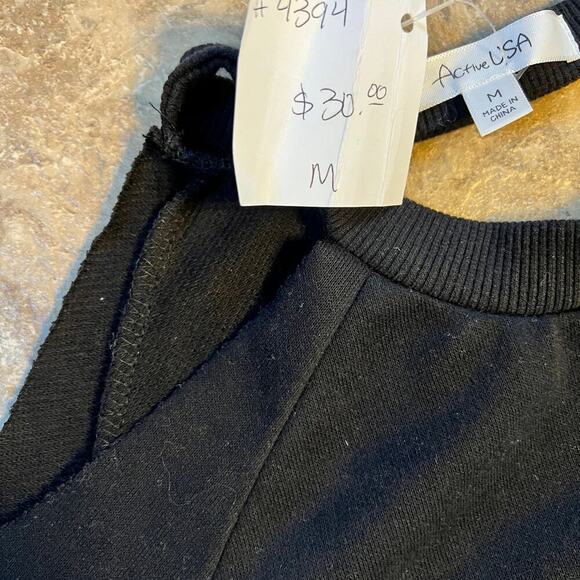 Active USA Uptown Loft Boutique women’s size M cutout & distressed sweatshirt - Picture 3 of 12